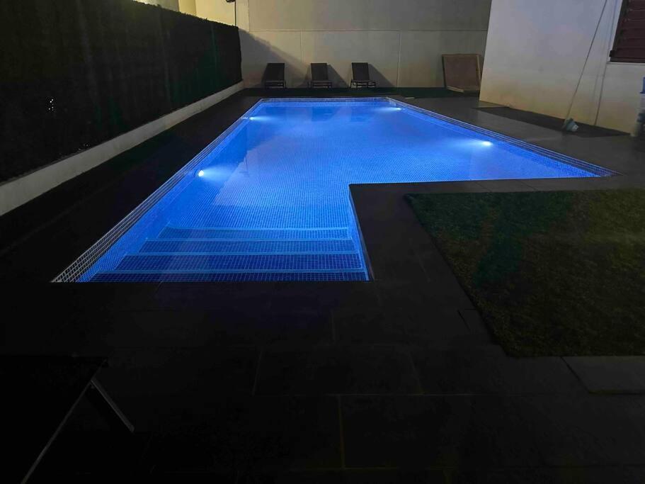Modern 5-Bedroom Villa With Pool Montequinto 外观 照片