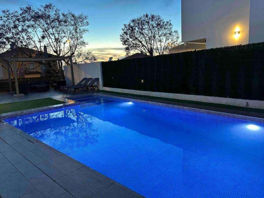 Modern 5-Bedroom Villa With Pool Montequinto 外观 照片