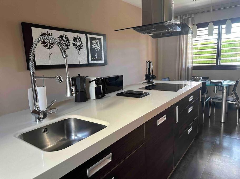 Modern 5-Bedroom Villa With Pool Montequinto 外观 照片