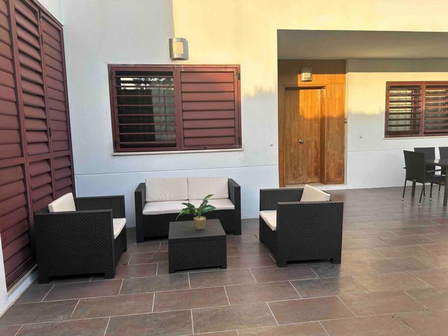 Modern 5-Bedroom Villa With Pool Montequinto 外观 照片