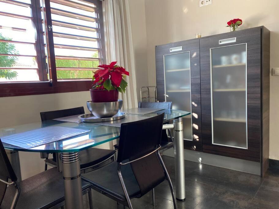 Modern 5-Bedroom Villa With Pool Montequinto 外观 照片