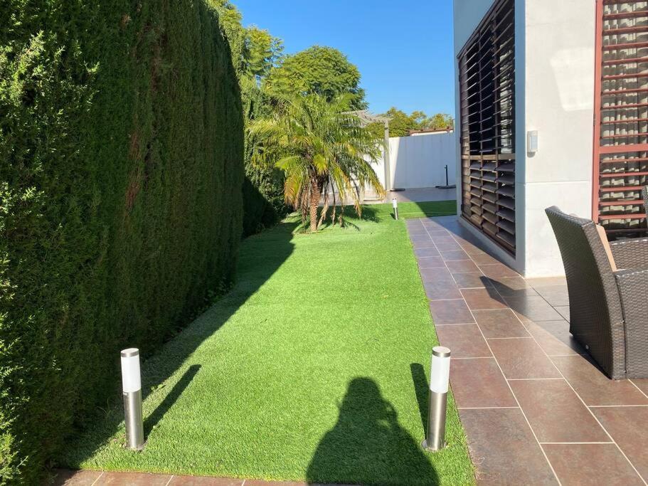 Modern 5-Bedroom Villa With Pool Montequinto 外观 照片